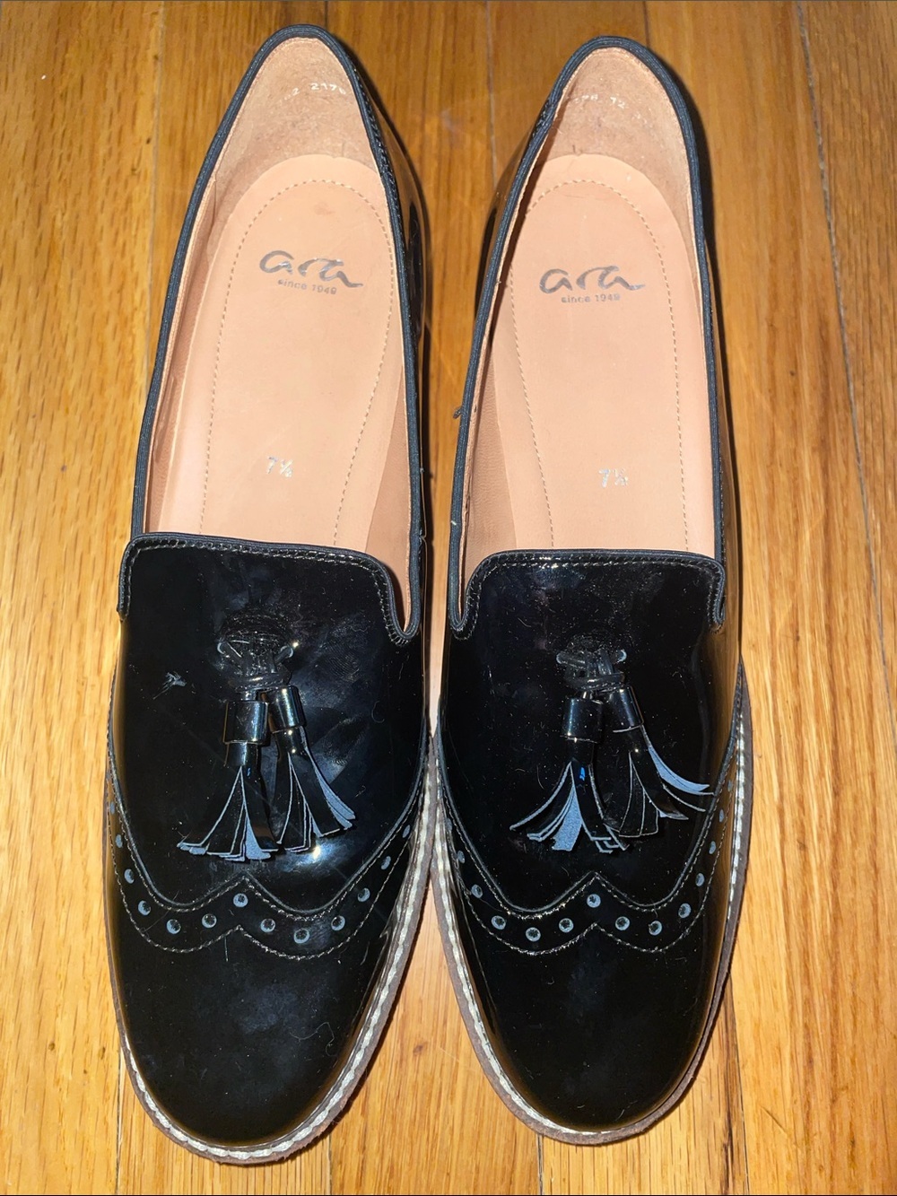 Ara Kay Black Patent Leather Tassel Loafers. Size 7.5. Flats
